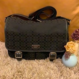 Coach Signature Messenger Bag F70283